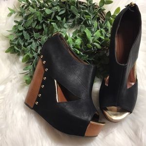 Chinese Laundry black platform wedges size 8
